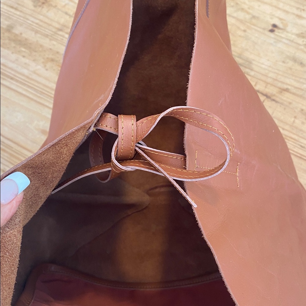🎉 NEW‼️ WITH TAG‼️ LIBERTE’ GENUINE LEATHER LARGE TOTE‼️ - Picture 8 of 15